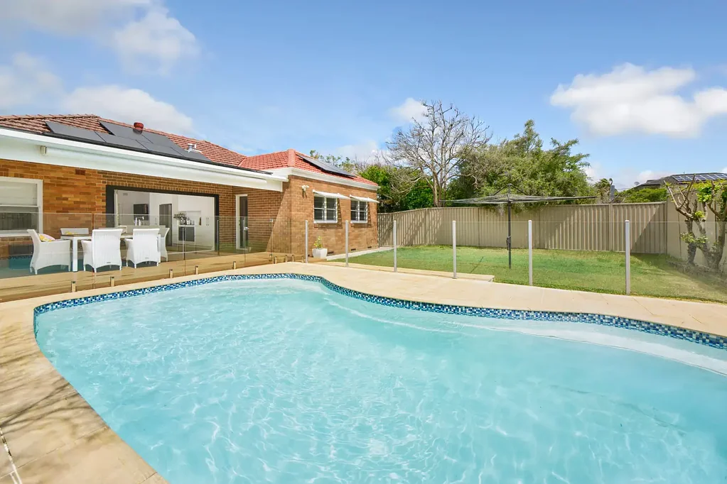 Cronulla 4ਬੈੱਡਰੂਮ Stylish Family Haven in a Quiet Cul-de-Sac/Development Upside