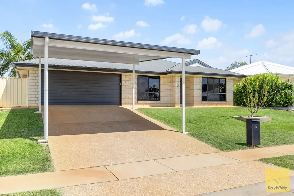 8 Canterbury Road, Emerald, QLD 4720