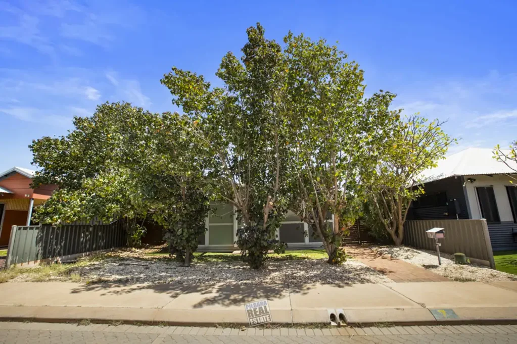 7 Bajamalu Drive, Baynton, WA 6714