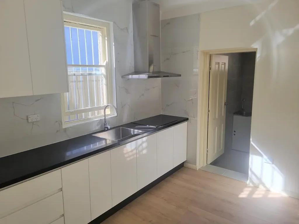 Convenient Studio Living in the Heart of Hurlstone Park