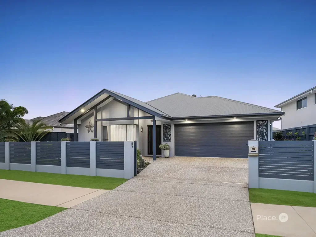 Newport 4 Bedroom Relaxed Resort Living in the Heart of Newport