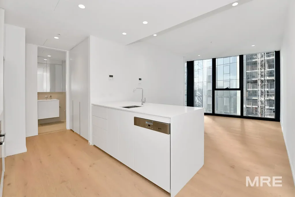Huge designer apartment in the heart of Southbank