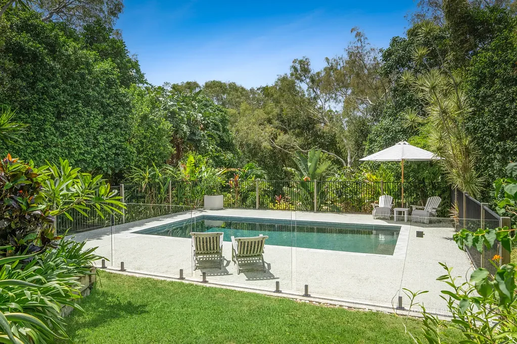 Marcus Beach 3ਬੈੱਡਰੂਮ Coastal Character Meets Modern Living: 1,004sqm Idyllic Haven with Pool & Studio!