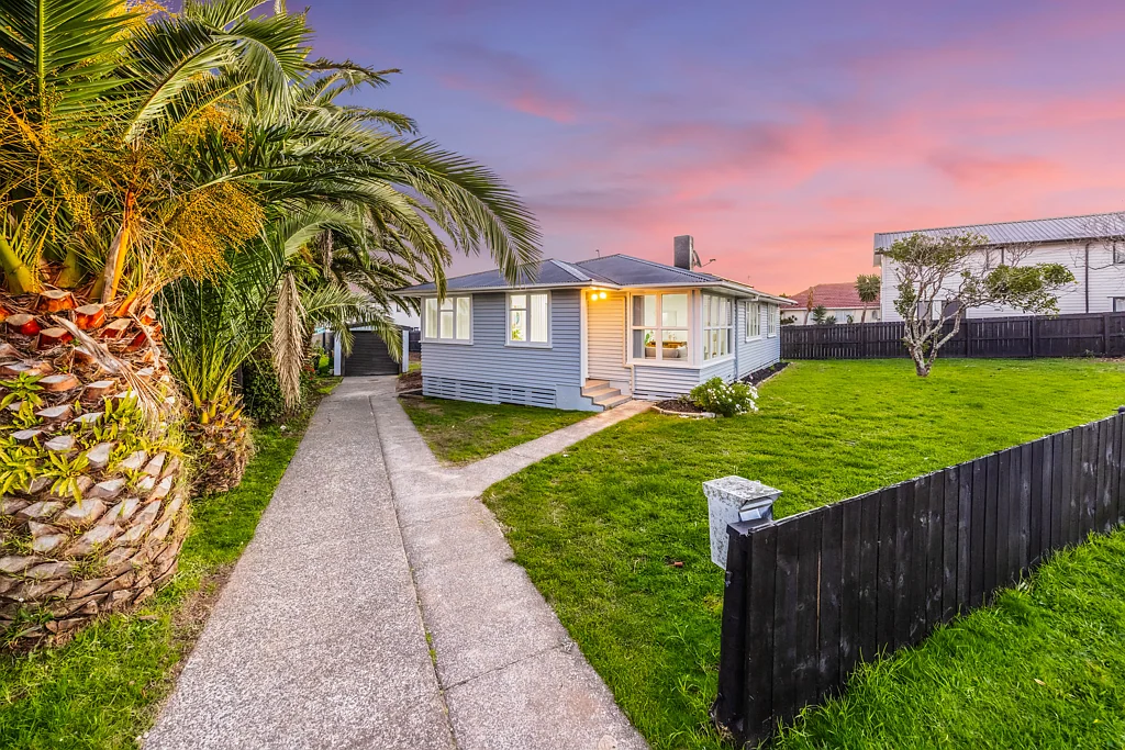 21 Farnborough Crescent, Mangere, Manukau City, Auckland