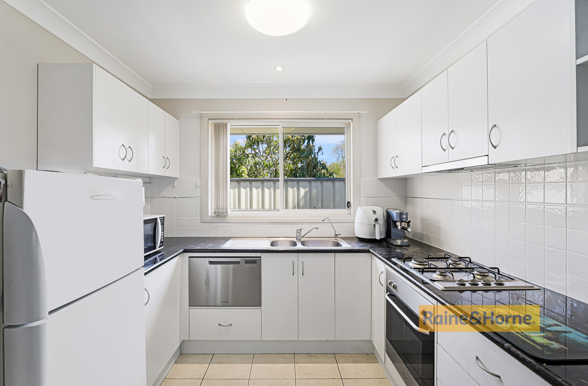 UNIT 5 87 OCEAN BEACH RD, WOY WOY NSW 2256, 0 habitaciones, 0 baños, House