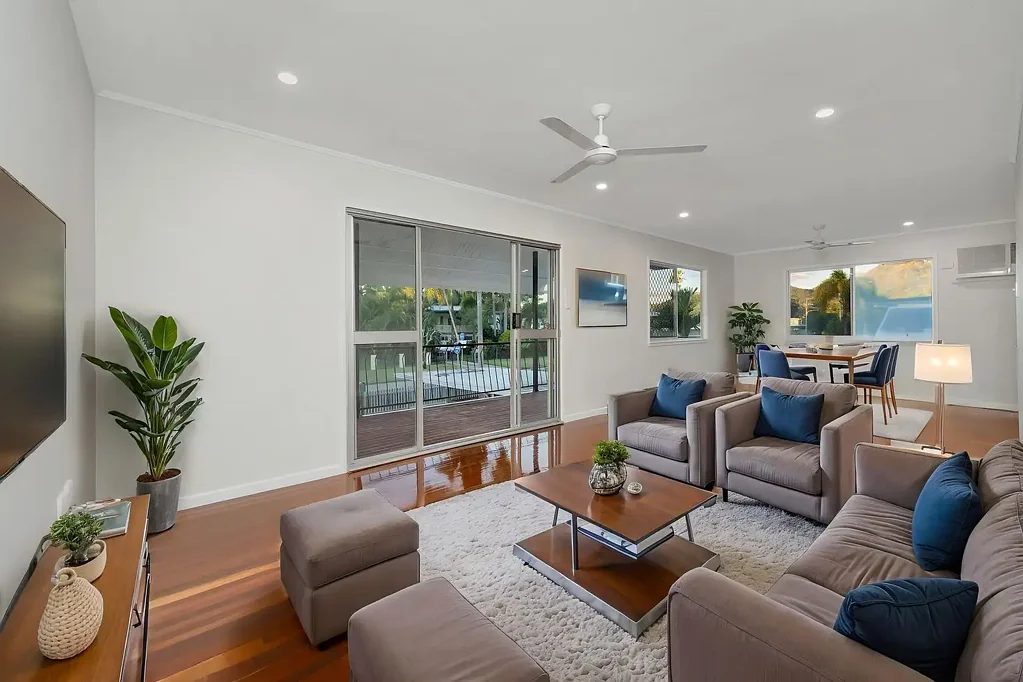 27 RENECOL AVENUE, Rasmussen, QLD 4815