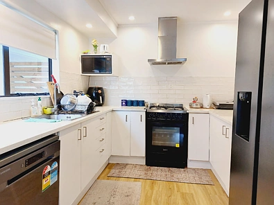 3 Bedroom Home on Royal Road, Massey – Prime Location!