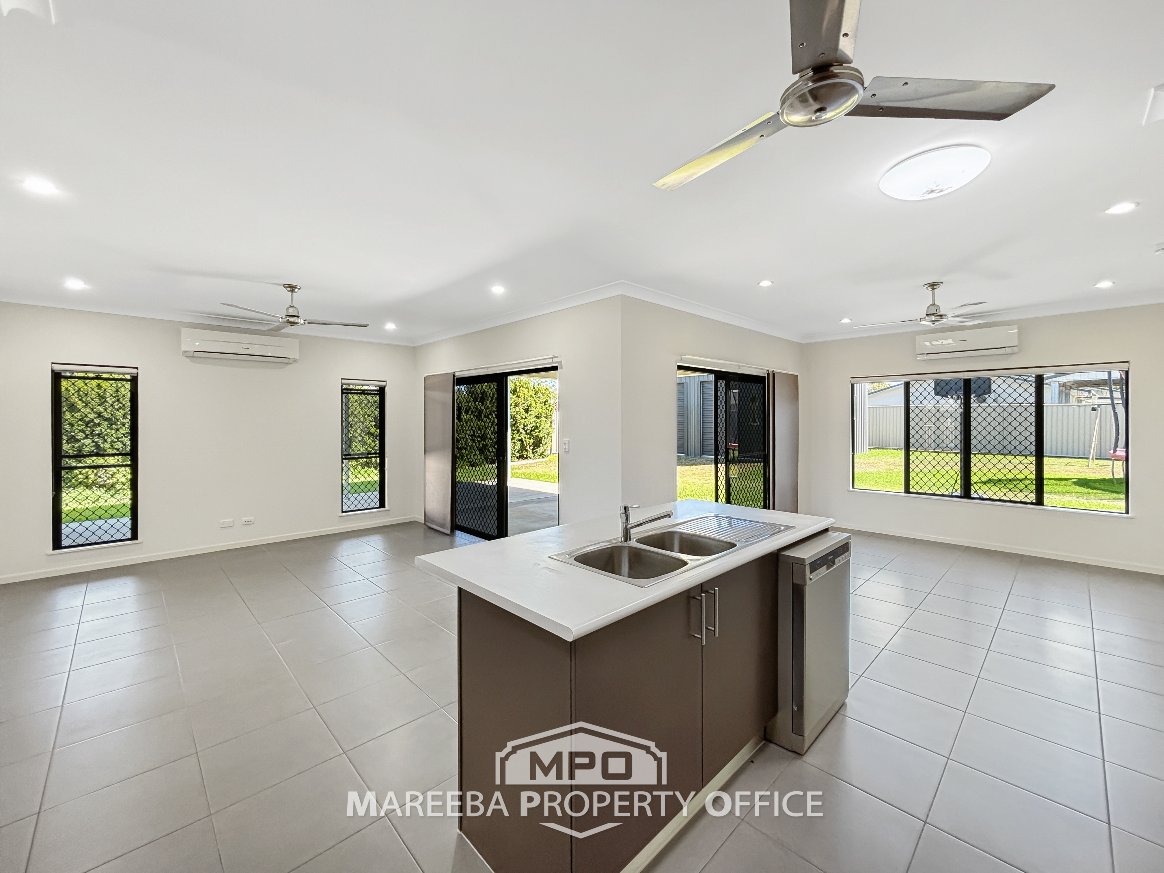 25 MIRRABOOK AV, MAREEBA QLD 4880, 0房, 0浴, House