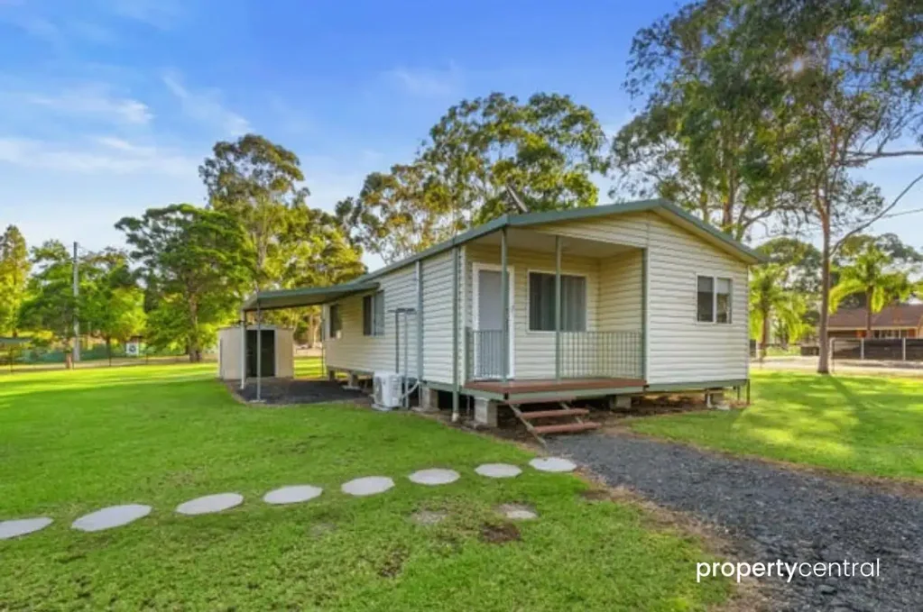 Peaceful Acreage Living with Space to Spare