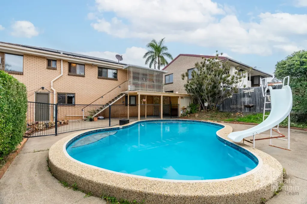 Brassall 4कमरा When Size Really Does Matter! Spacious Family Home with Pool, Shed & More!