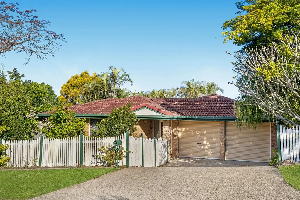 Middle Park 4 Slaapkamer Private and Spacious Family Lowset in Middle Park