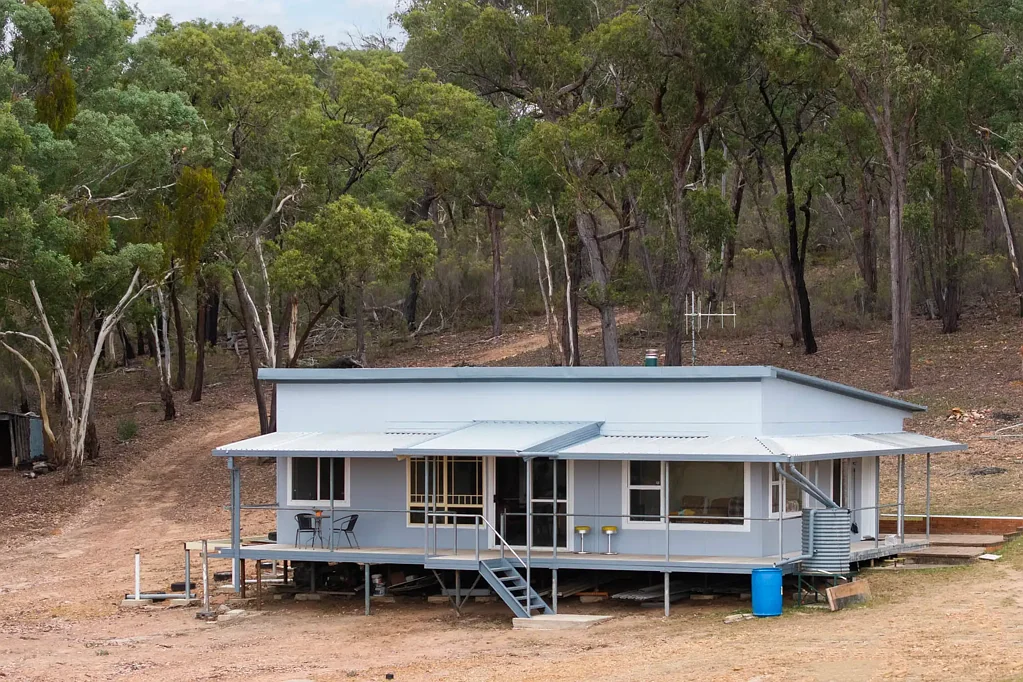 Gulgong Private Timbered Escape with Gorgeous Rural and Dam Views