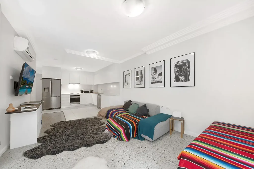 Manly Vale 1 Bedroom Whisper Quiet, Courtyard Apartment