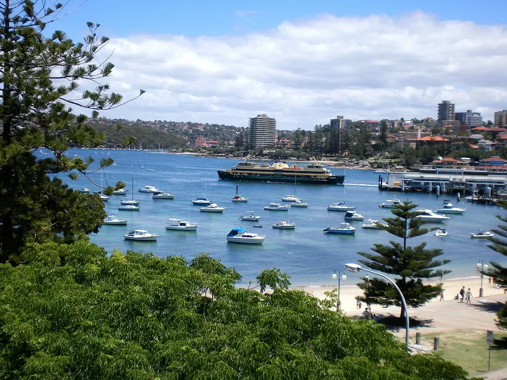 FURNISHED BEACHFRONT near ferry