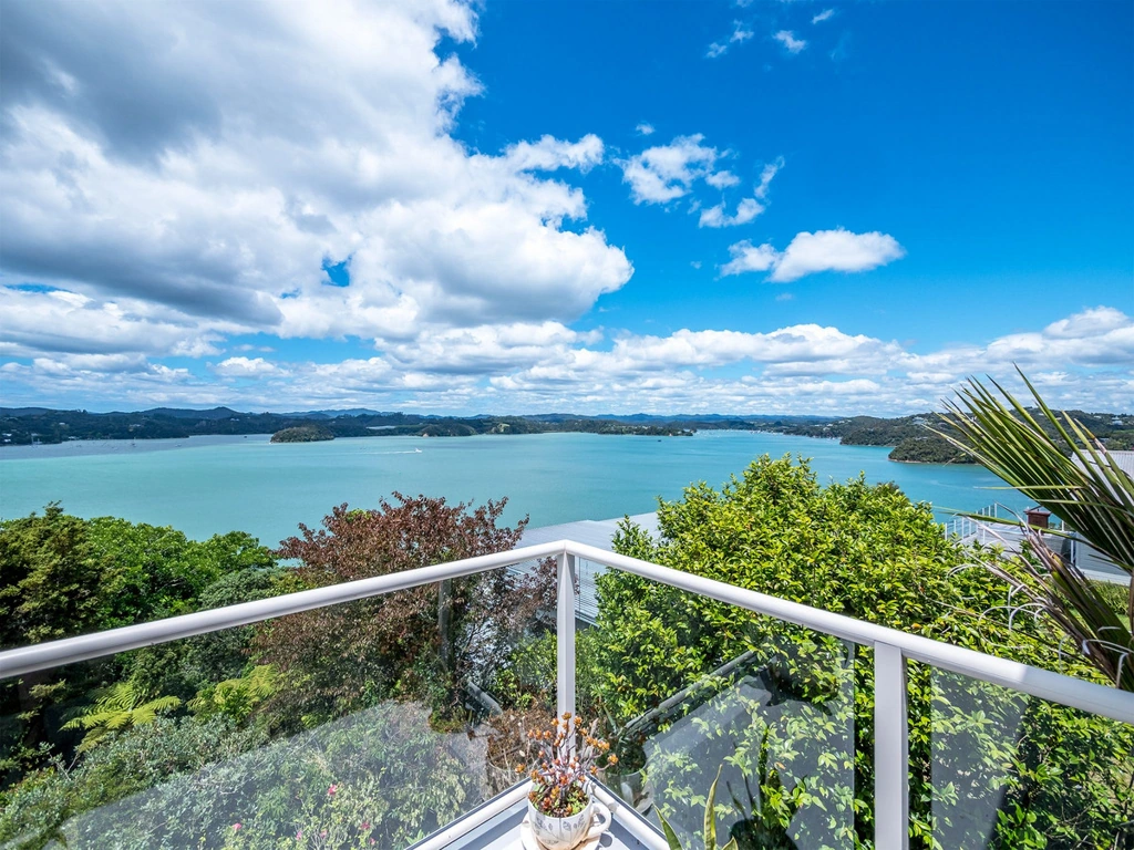 Paihia 4Moenga Million Dollar Uninterrupted Water Views!