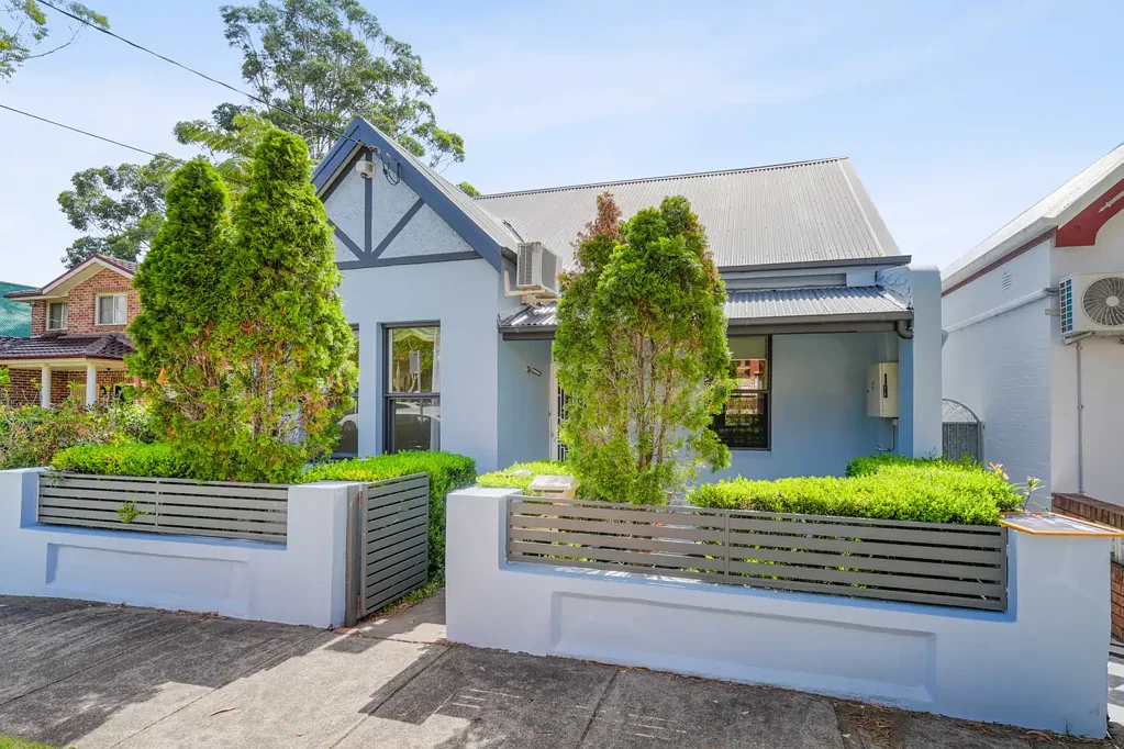 Spacious and Modern 3-Bedroom Brick Home in the Heart of Burwood - Ideal for Families