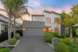 17 Remuremu Street, Long Bay