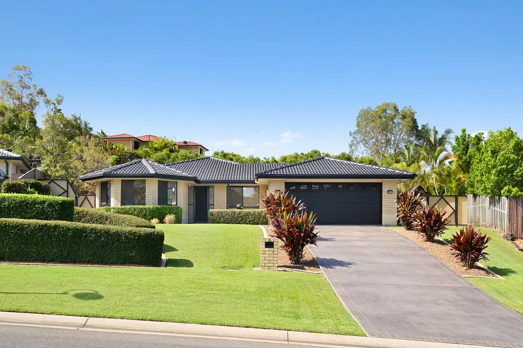 Maudsland 4બેડરૂમ Renovated Family Living with Pool & Space in Parklake