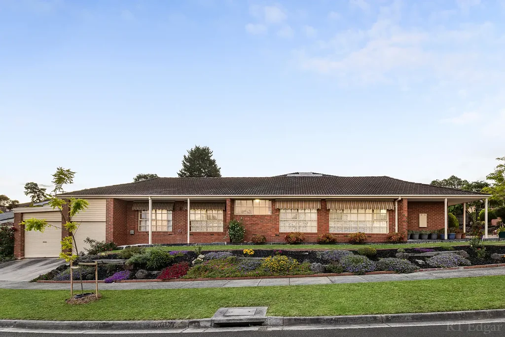 1 Maverick Close, Doncaster, VIC 3108