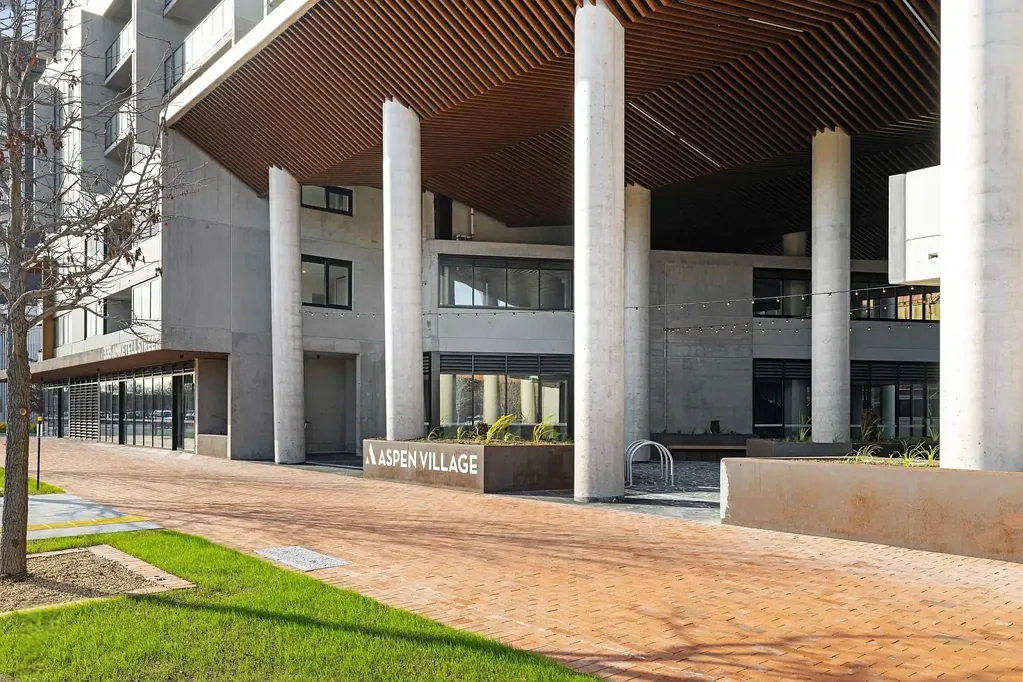 Contemporary Two-Bedroom Apartment in Vibrant Greenway