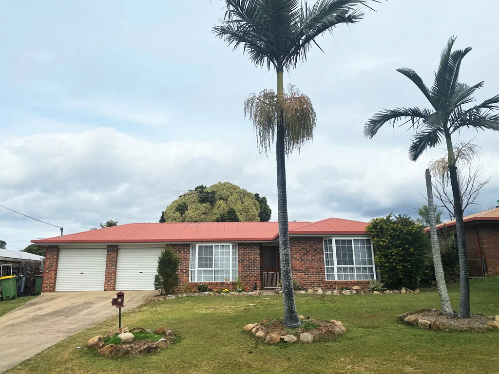 Gatton Spacious Modern Brick Gatton Home !!