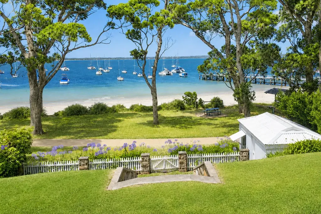 Callala Bay 4房  Waterside Living at Its Finest
