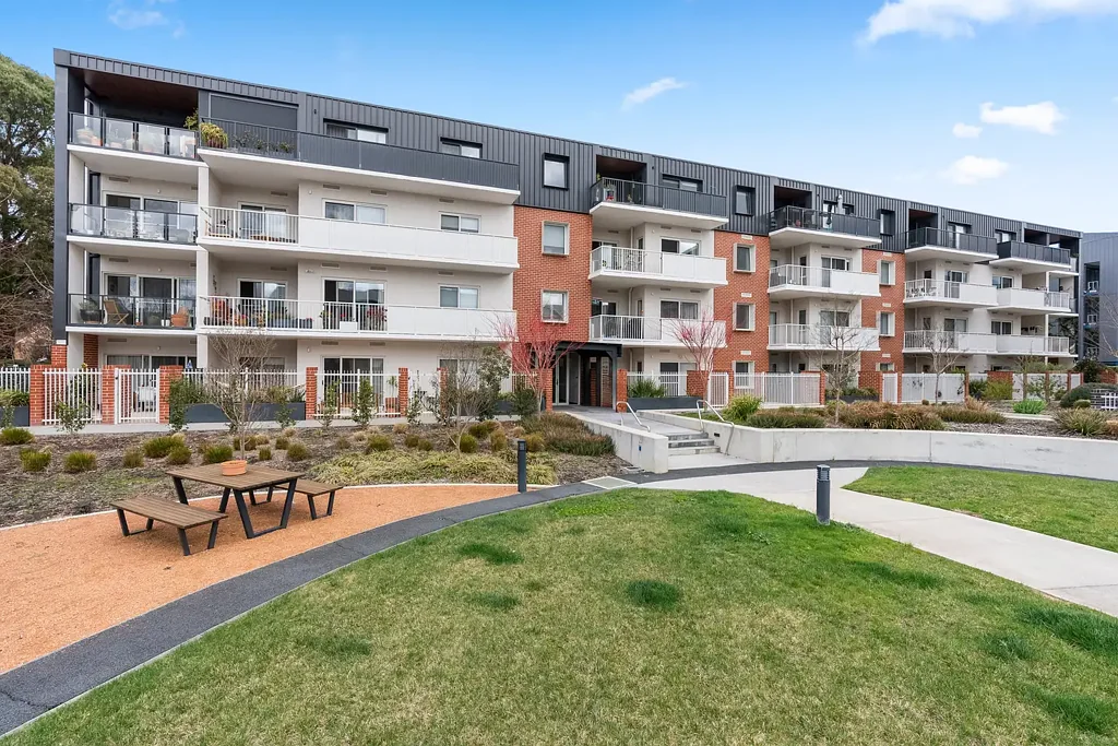 Downer 2Zimmer Stylish Inner-North Apartment with Spacious Design & Private Balcony