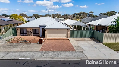 Pinjarra 4Kwarto Space, Lifestyle & Entertaining - The Complete Family Package!