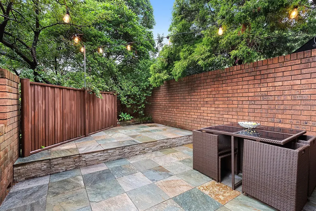 Artarmon 3Moenga Stylish, Bright And Substantial Park-Side Townhouse