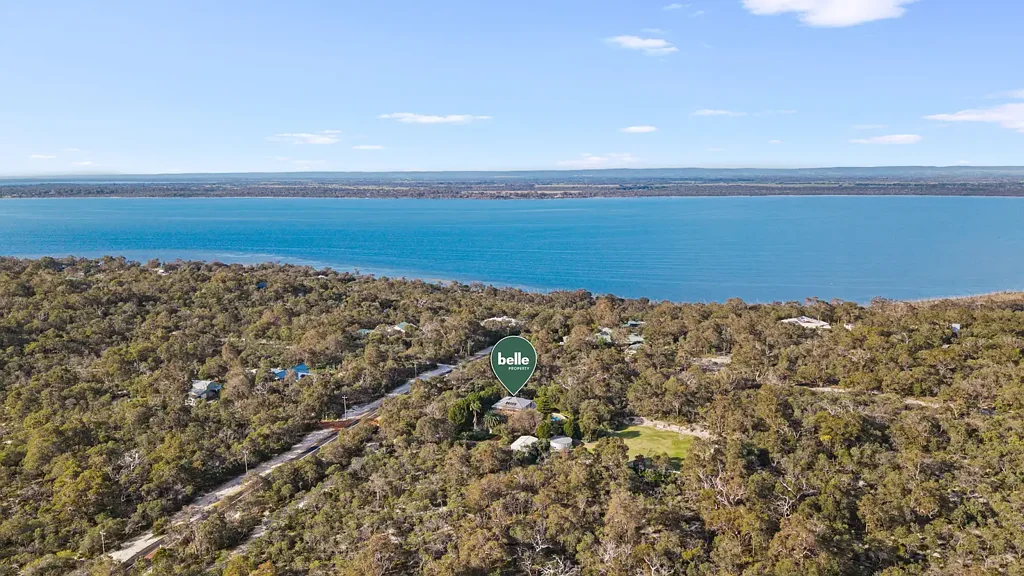 Herron 5 Slaapkamer Extraordinary 10 ha lifestyle property surrounded by natural bushland.