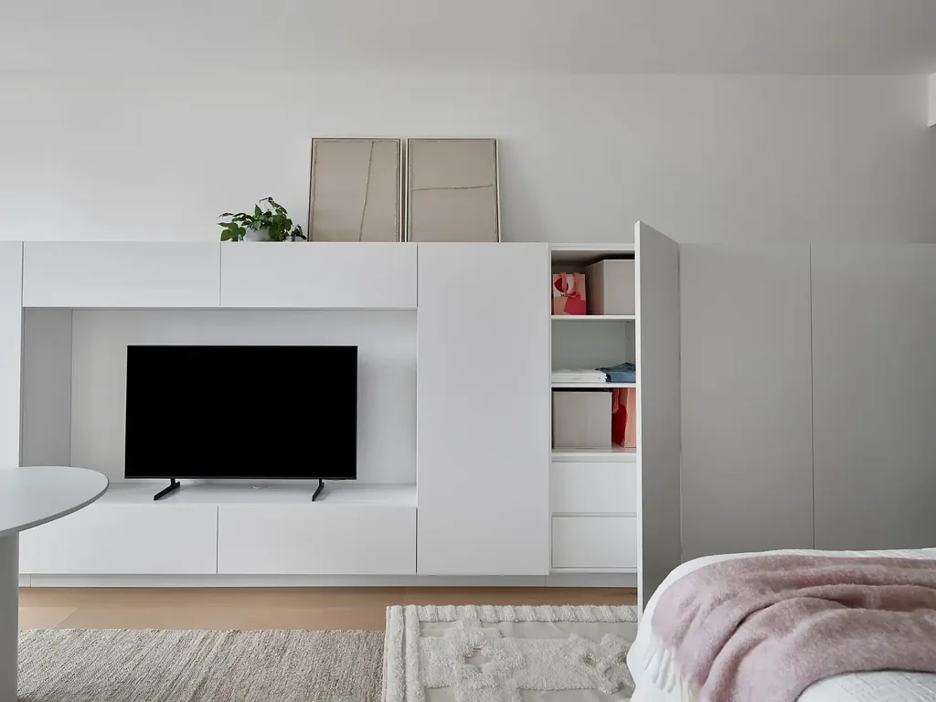 North-facing studio with light-filled balcony, storage & resort-style amenity | Up to 5 Weeks Rent Free on New Leases*| Leases from 3+ months