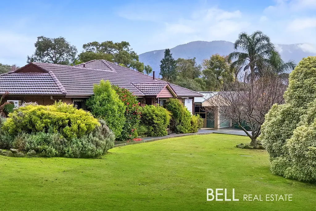 Yarra Junction 4침실 Spacious  4 Bedroom plus study, 1/2 acre of land and huge shedding!