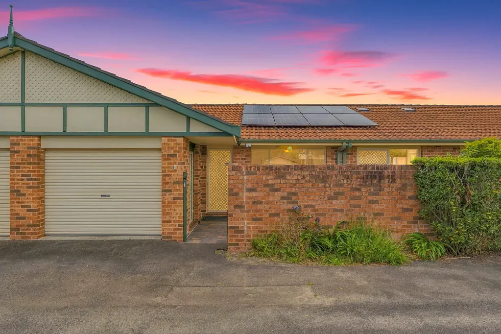 Umina Beach 3બેડરૂમ THREE BEDROOM VILLA, TWO COURTYARDS, DUCTED A/C, CENTRAL LOCATION - ONLY MINUTES DRIVE TO BEACH OR RAIL!