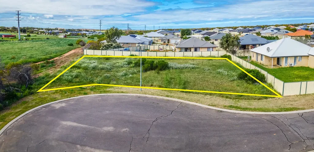 Utakarra Large 952m² Block in Established Estate - Power & Sewer Ready
