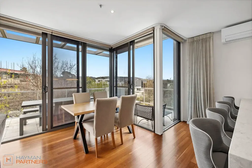 Stylish Apartment with Beautiful Views and Location