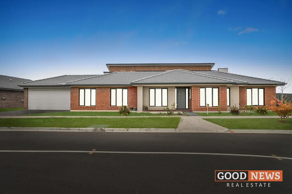 Tarneit 4 Bedroom Stunning Family Home in The Grove, Tarneit