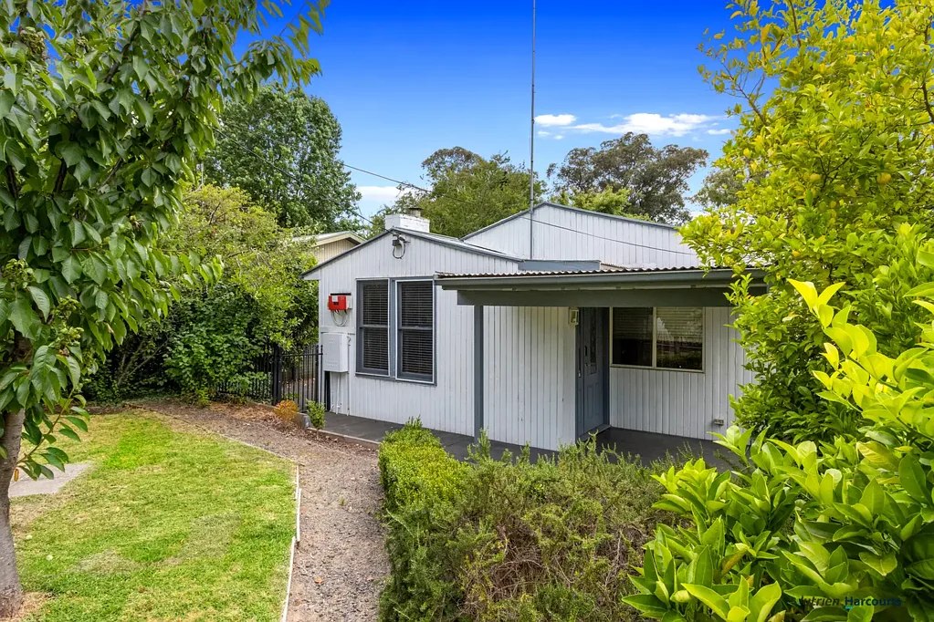 6 Hillside Avenue, Eildon, VIC 3713