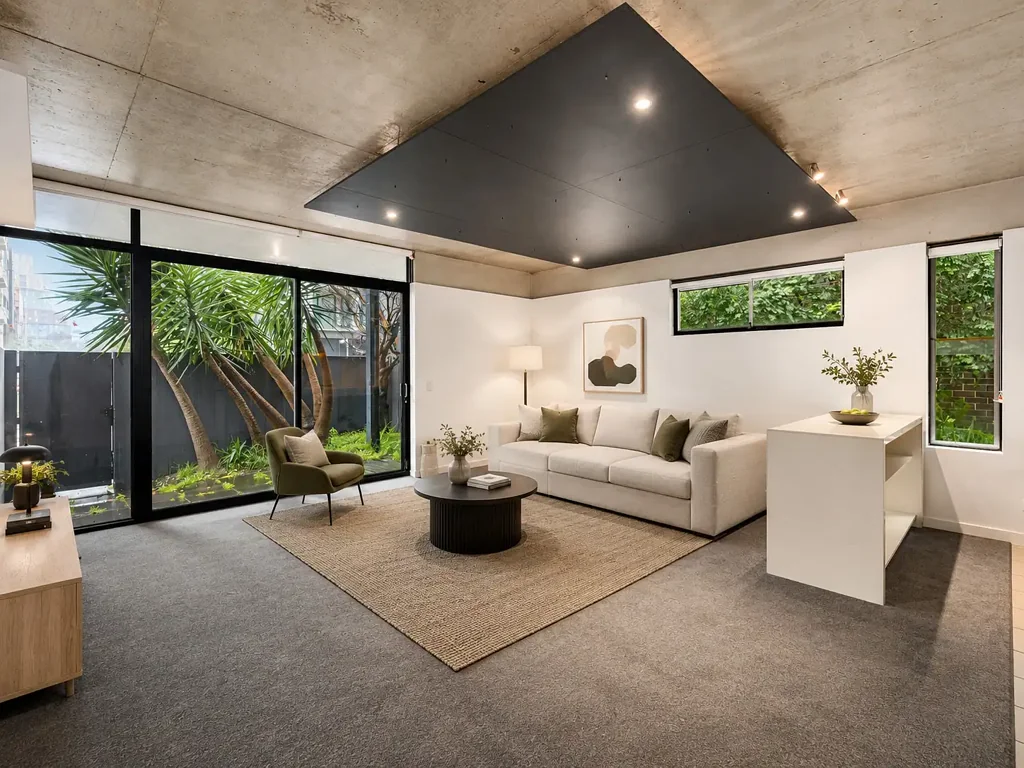 Breathtaking City & Lake Views in the Heart of St Kilda