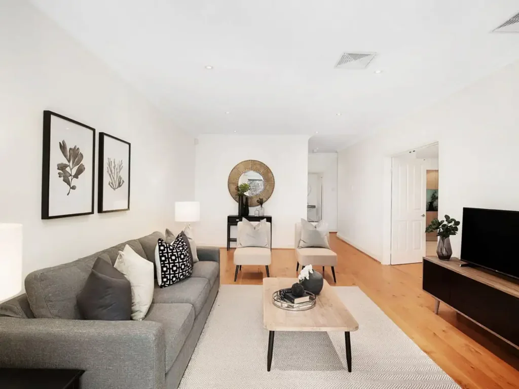 Oversized townhouse with charming park views, walk to rail & pets accepted