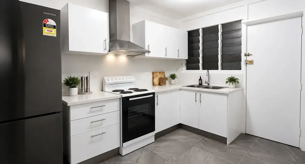 Townsville City 4غرفة نوم Elevated Duplex Investment with Stunning City Views