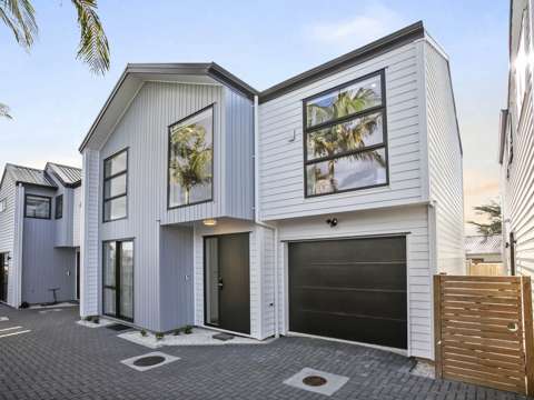 Bucklands Beach 5房  5-Bedroom Family Home-Walking to BBI and Macleans