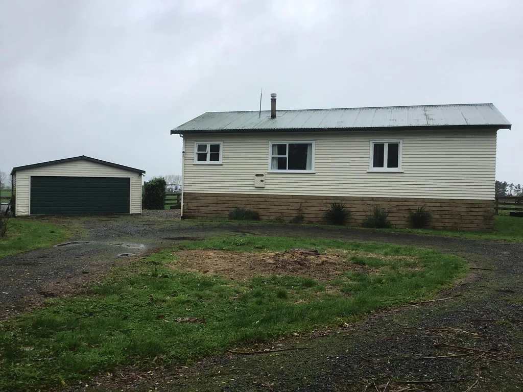 Charming Country Retreat with Panoramic Rural Views for Rent