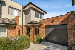 3/3 Hobbs Crescent, Reservoir