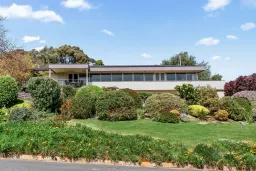 33 Carrick Hill Drive, Mitcham