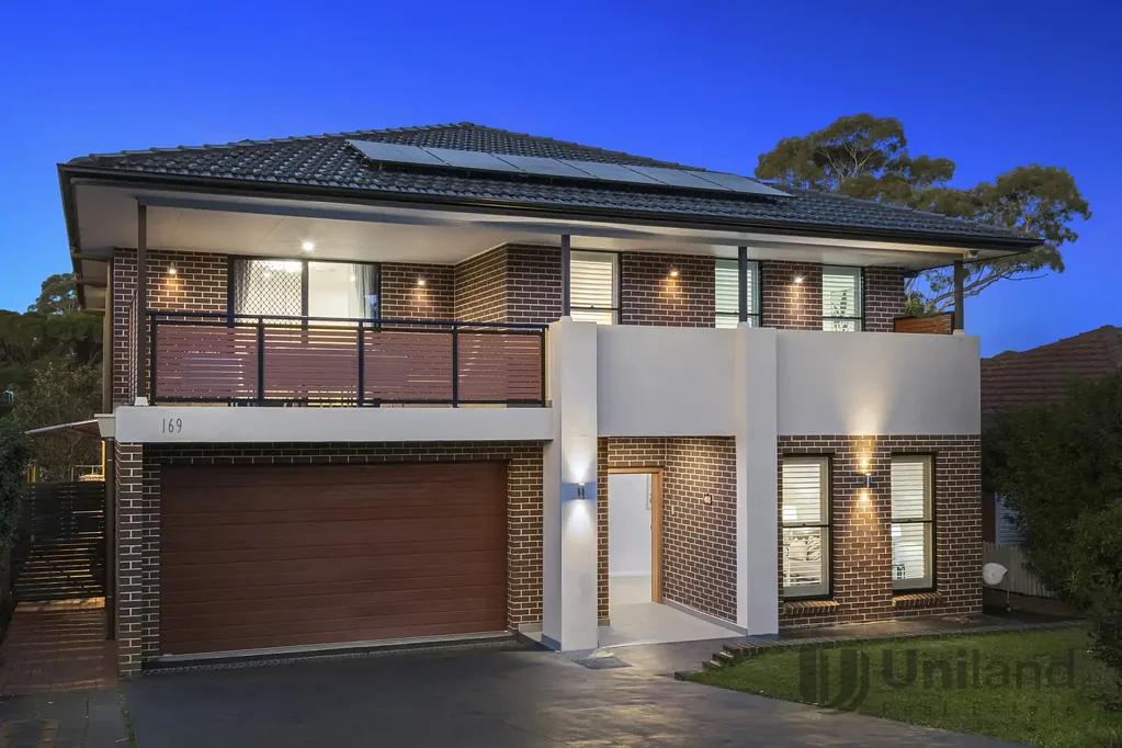 Dundas 5 Slaapkamer The Pinnacle of Excellence, a Location of Unwavering Convenience