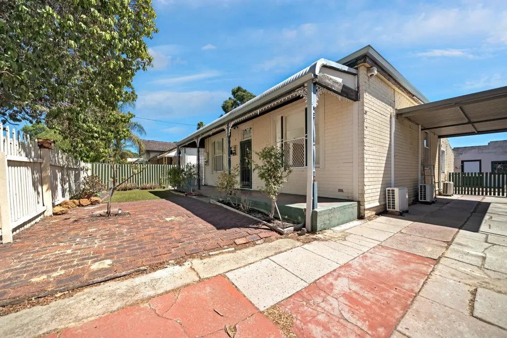 Experience the vibrant lifestyle of the Beaufort Street strip just moments away from your doorstep!