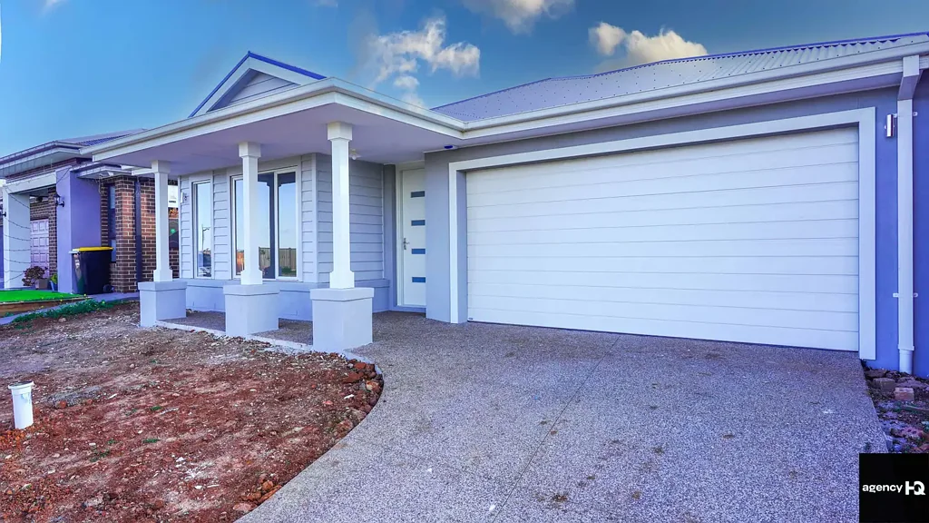 Brand New -Stylish and Spacious Family Home in Thornhill Park