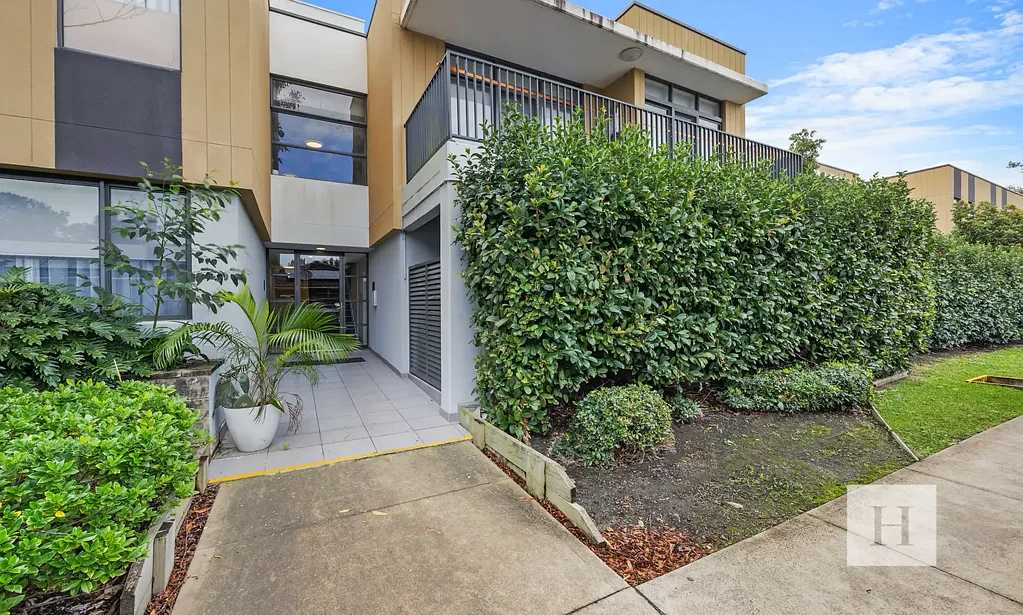 Blue Haven 2 Bedroom Light-Filled Apartment – Ideal For First Home Buyers Or Investors