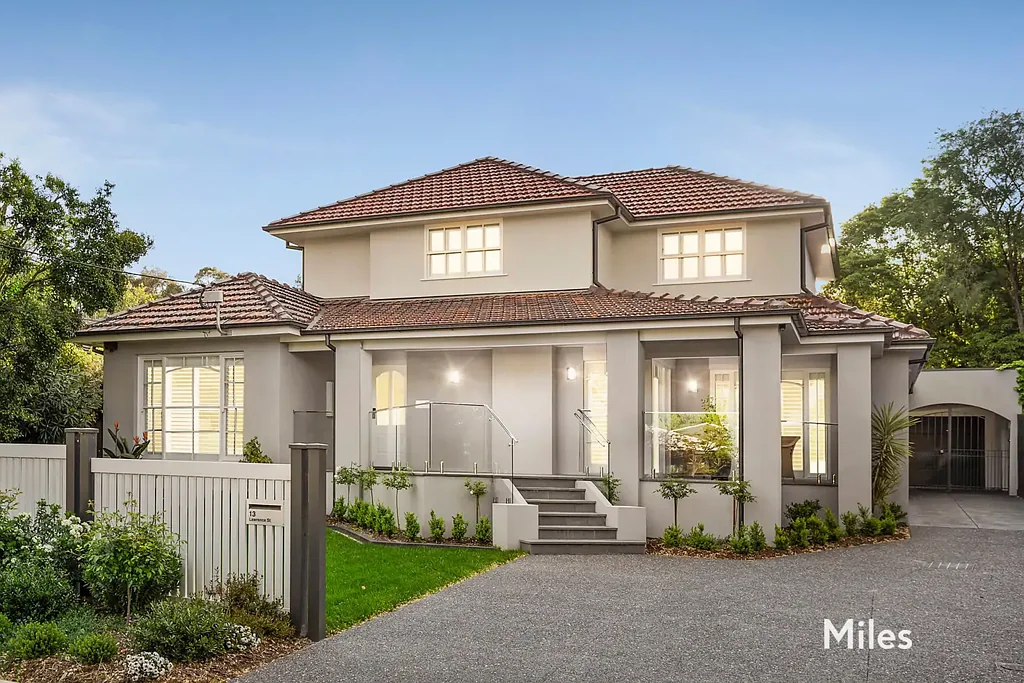 Eaglemont 4कमरा Newly-Completed Eaglemont Family Masterpiece