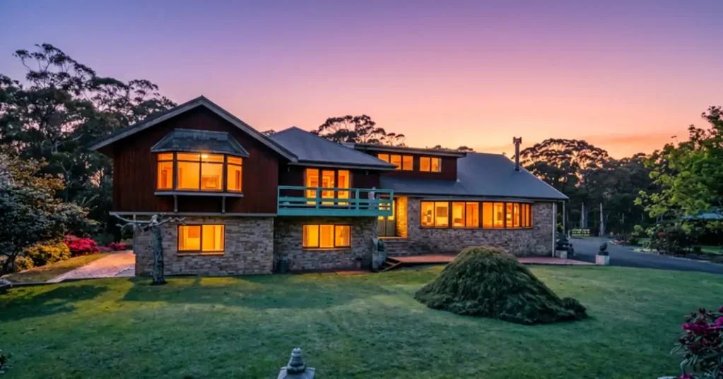 Smithton 4कमरा Ideal Horse Property & Family Haven on 10 Acres of Scenic Tranquillity."